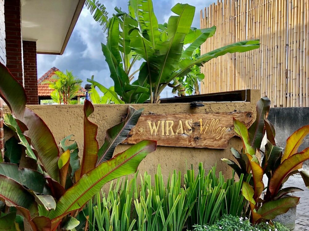 Фото Wiras Village