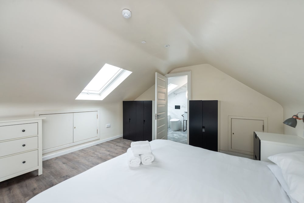 Фото No. 53 Frederick Street