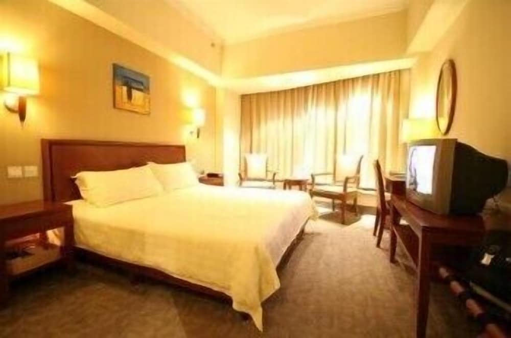 Фото GreenTree Inn Beijing Guangmingqiao Express Apartment