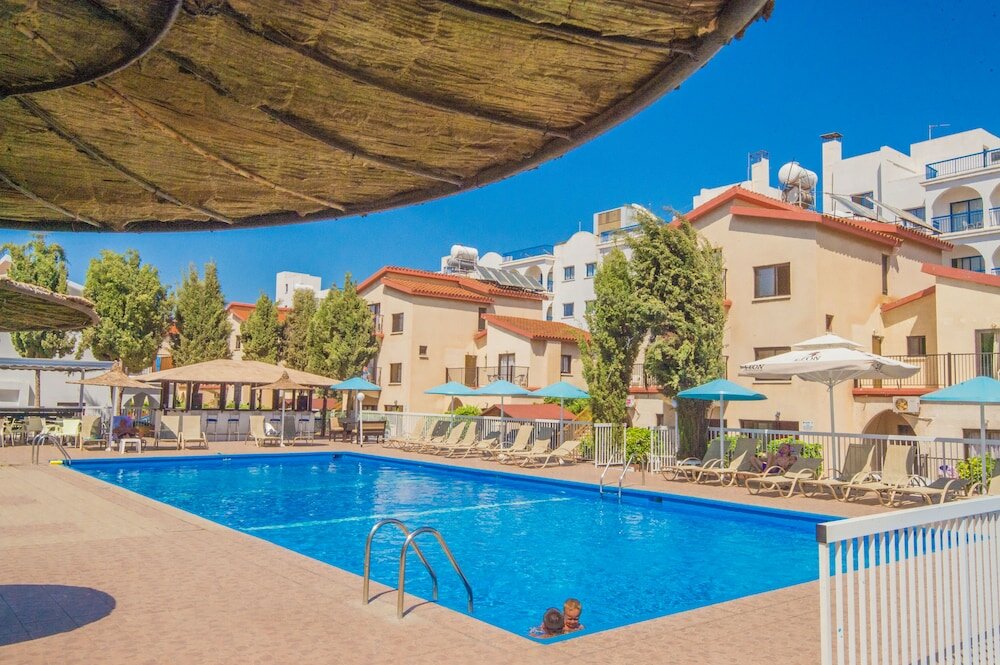 Фото Windmills Hotel Apartments