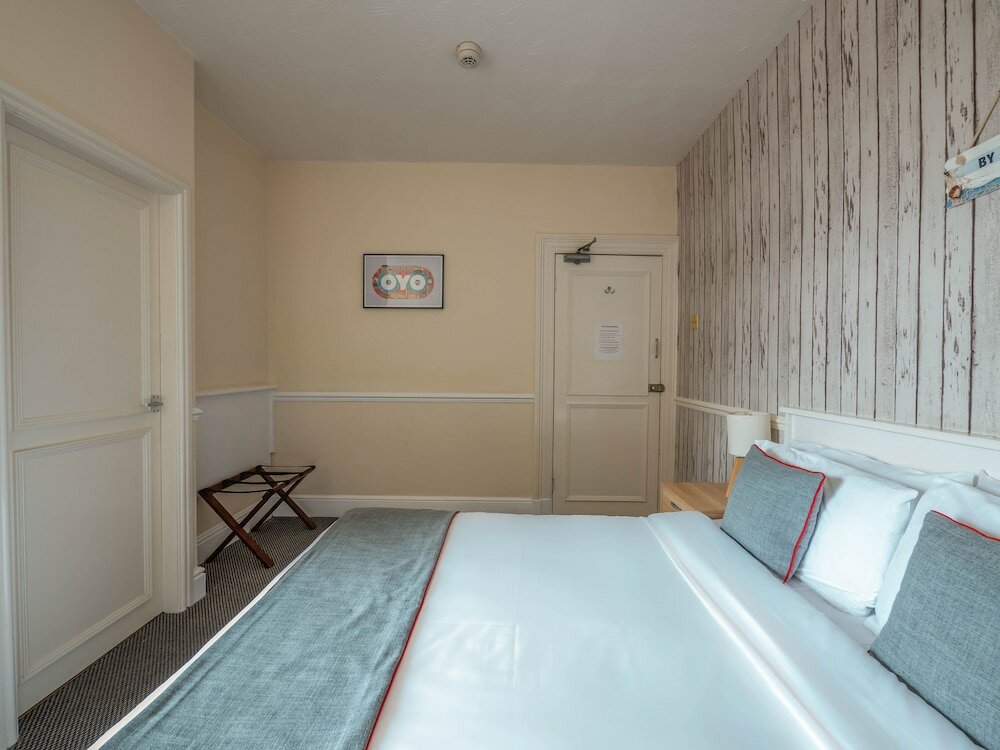 Фото Oyo Pier Hotel Rhyl