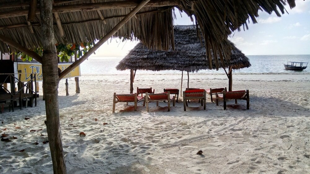 Фото Twisted Palms Lodge & Restaurant