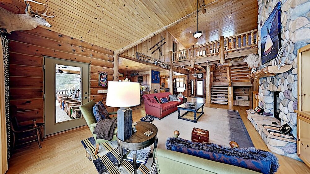 Фото Eagle Scout Lodge