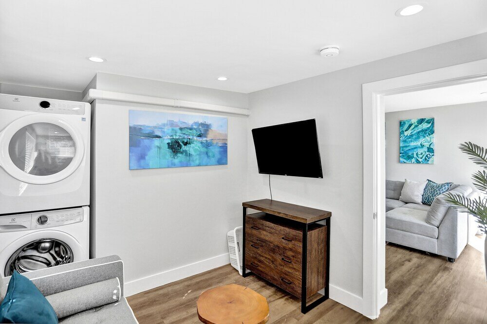 Фото Private Heated Pool 3br with Water View