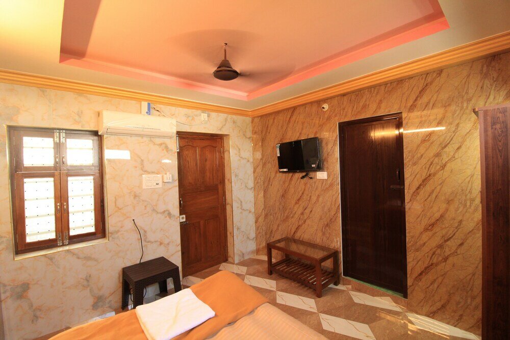 Фото French Breeze Residency