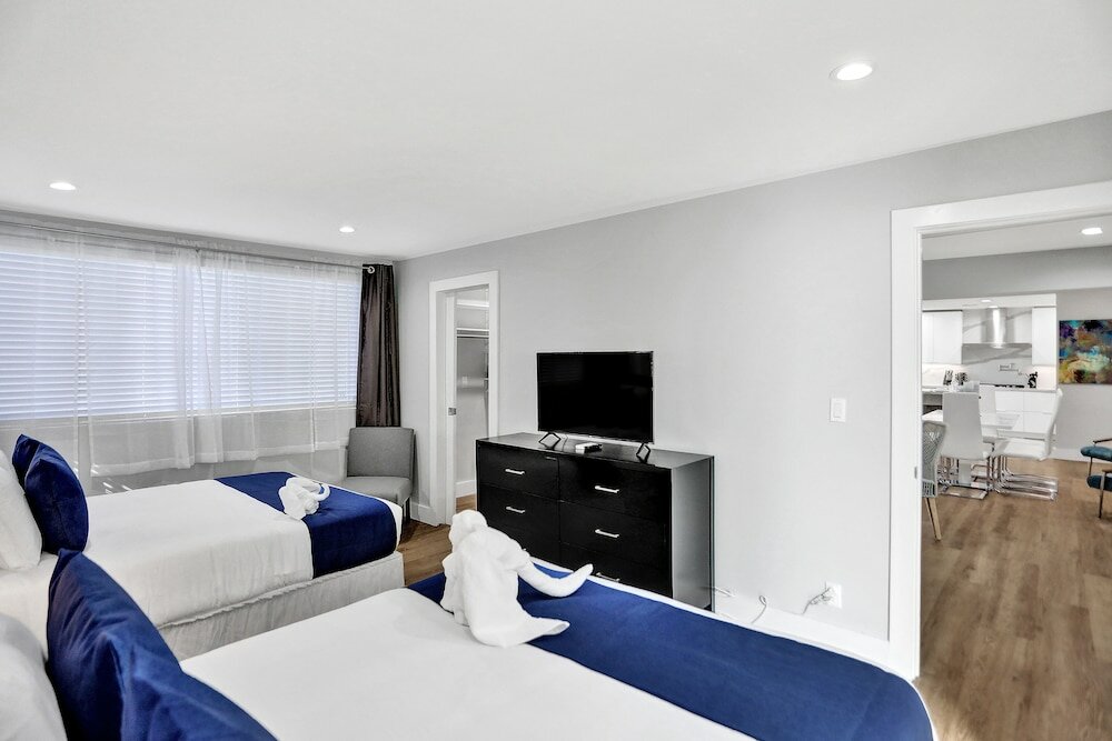 Фото Private Heated Pool 3br with Water View