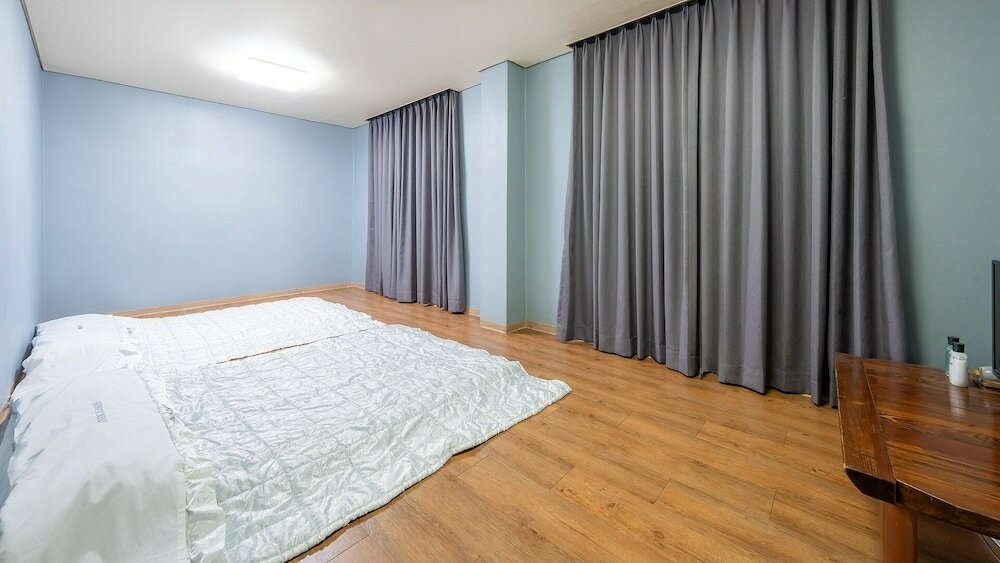 Фото Gyeongju Jang