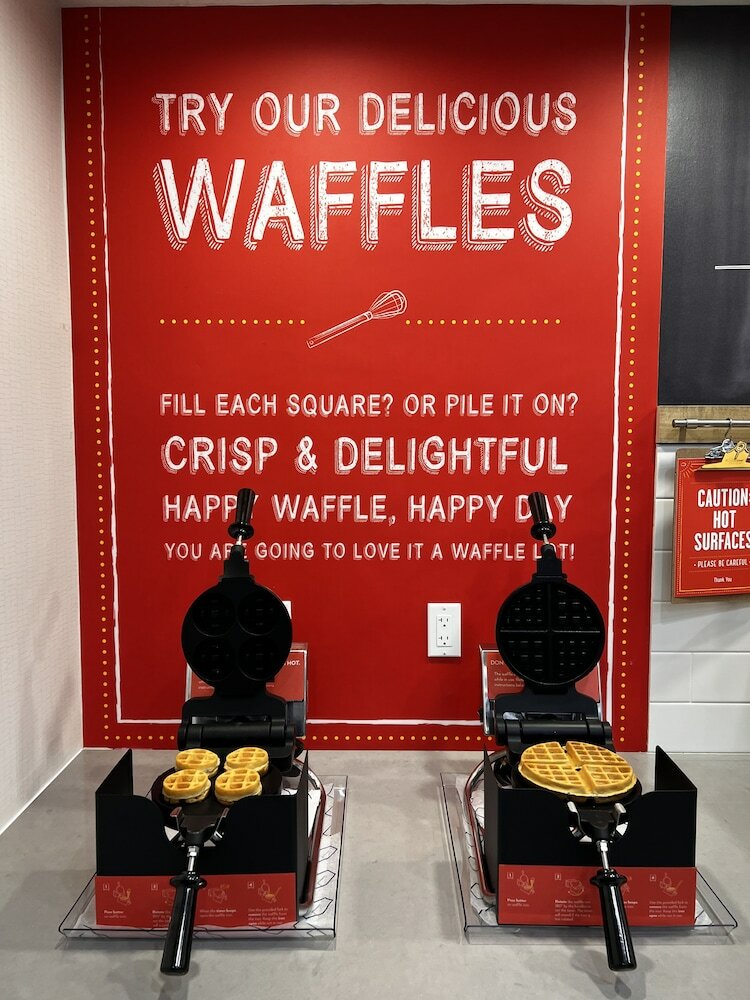 Фото Hampton Inn & Suites Marina