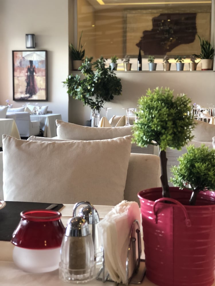 Фото Home Suites Boutique Hotel