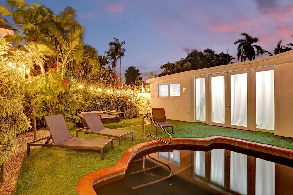 Фото Private Heated Pool 3br with Water View