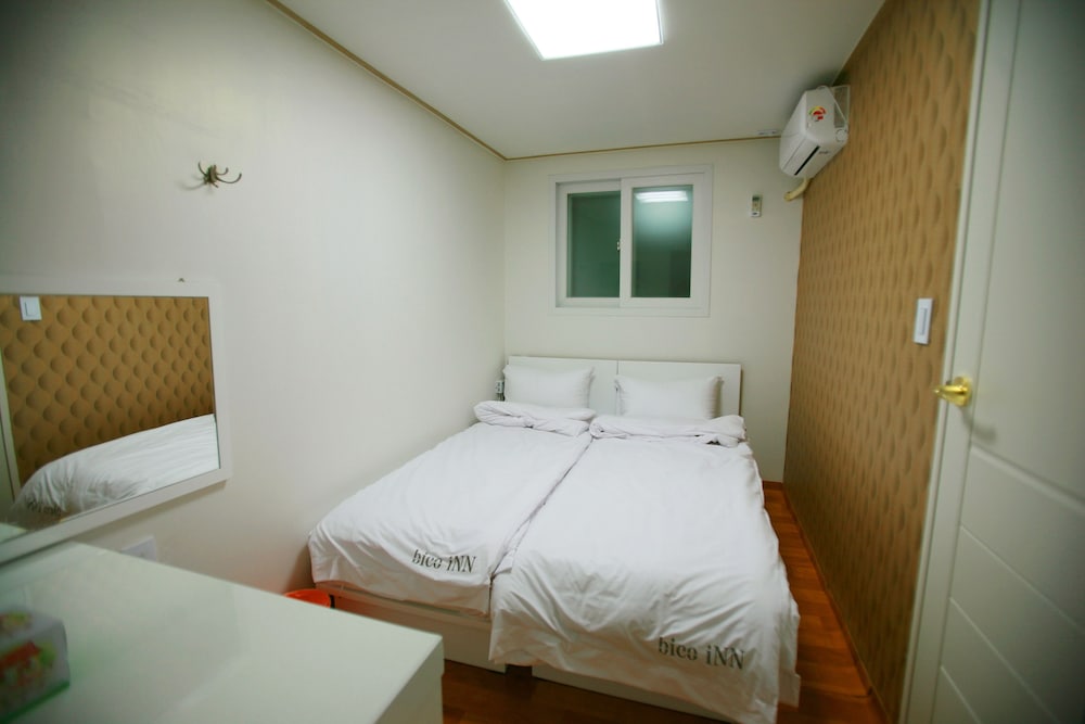 Фото Hotel Familia Inn