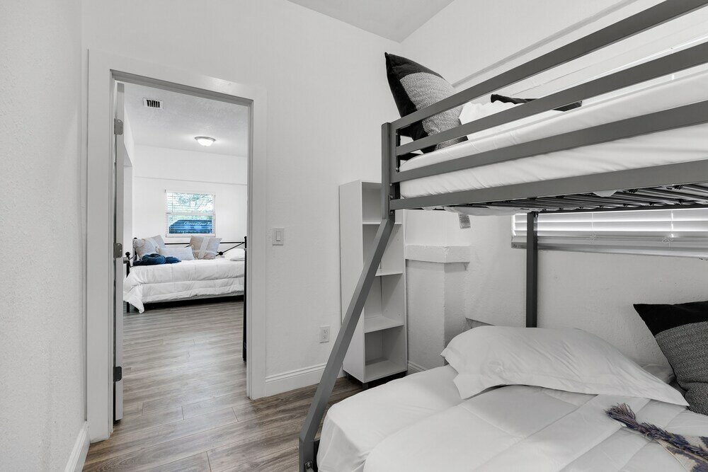 Фото Modern & Cozy 5bd House in Buenavista