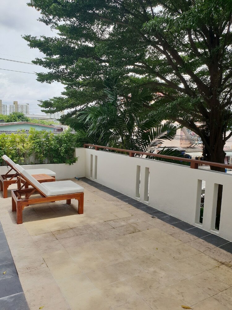 Фото Lasalle Suites Hotel & Residence