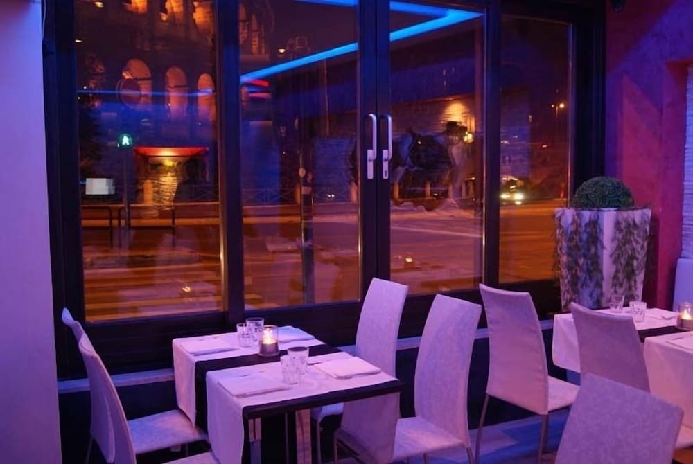 Фото Royal House