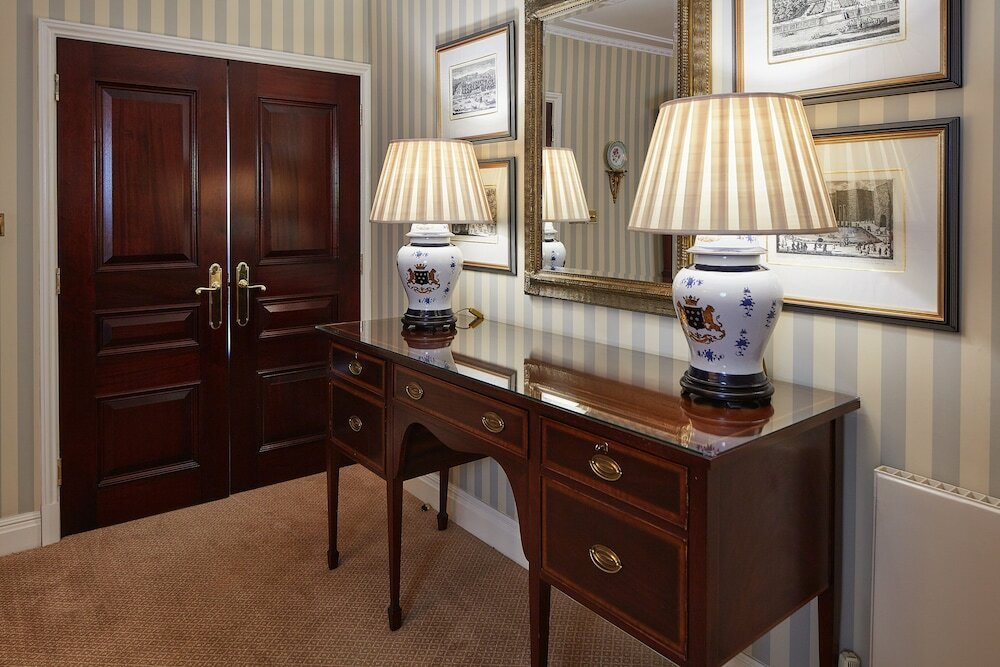 Фото Cheval Thorney Court