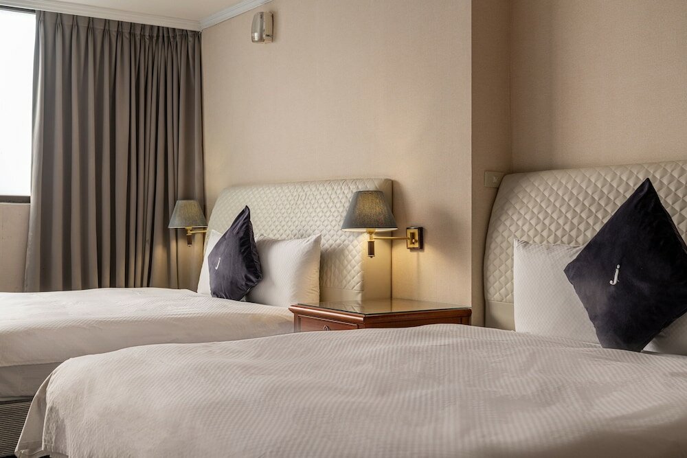 Фото Hotel j Metropolis