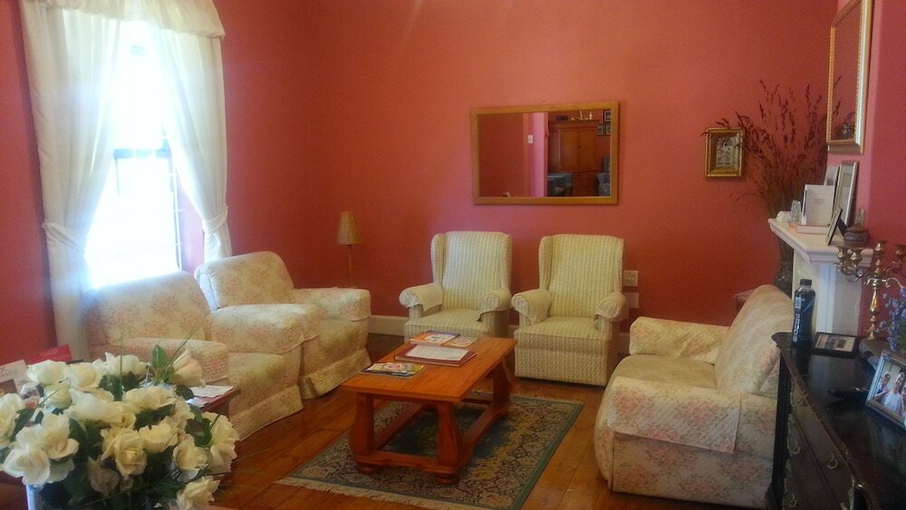 Фото District Six Guesthouse