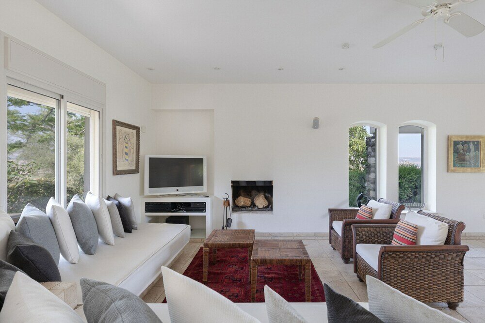 Фото Almagor House