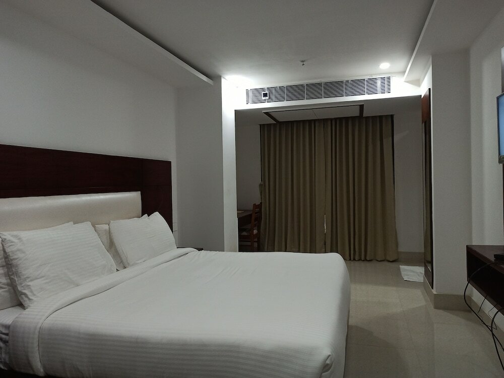 Фото Hotel Autumn Crocus - A Boutique Hotel