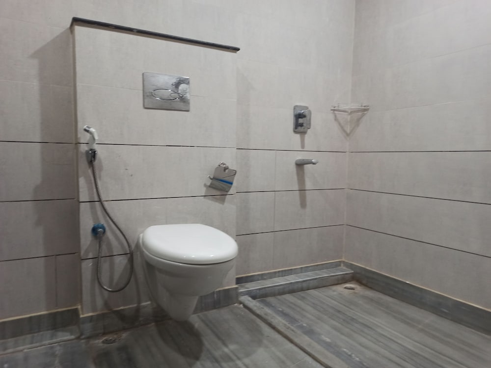 Фото Hotel Autumn Crocus - A Boutique Hotel