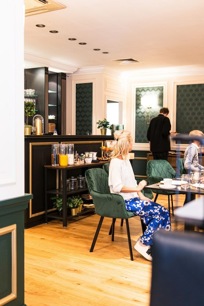 Фото Hotel La Pomme d'Or