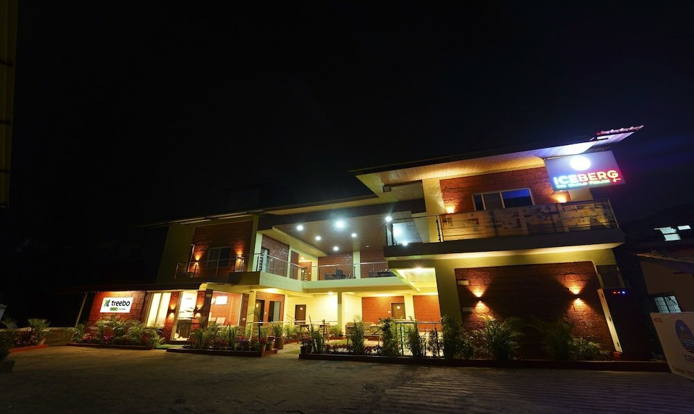 Фото Treebo Trend Iceberg