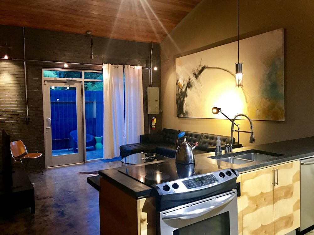 Фото The Hangar Lofts Hotel