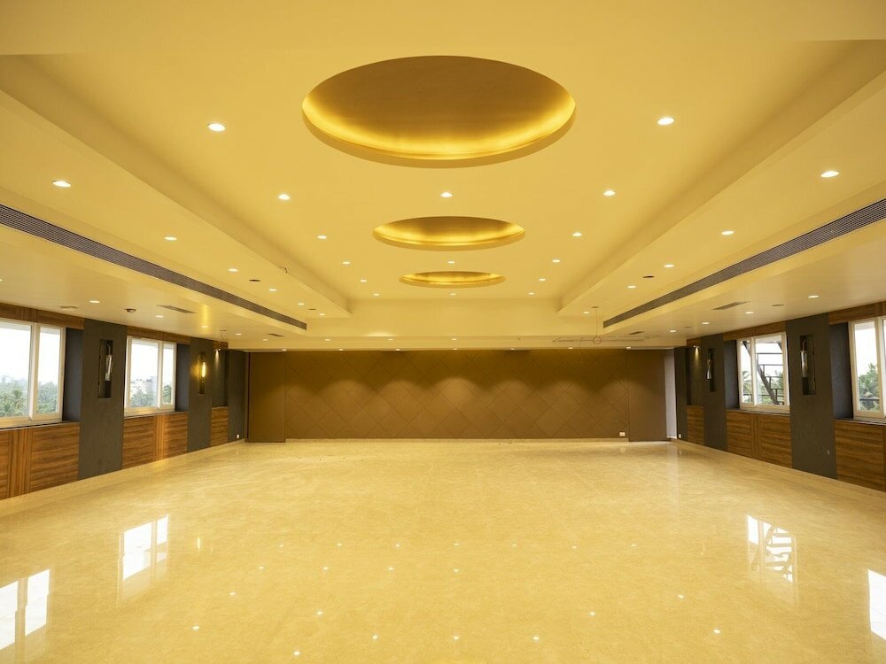 Фото Cosmique Clarks Inn Suites, Goa