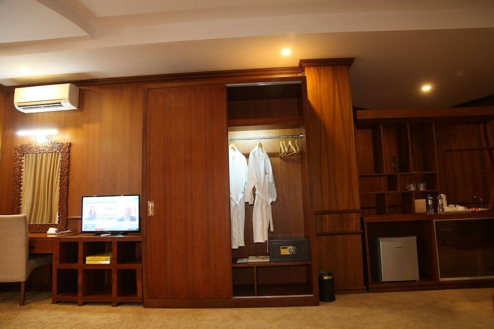 Фото Mingalar Thiri Hotel