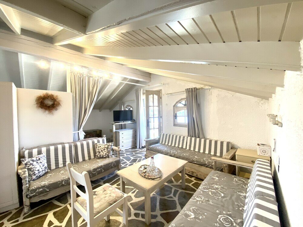 Фото Sybota Seaside Retreat - Chique Marina Loft