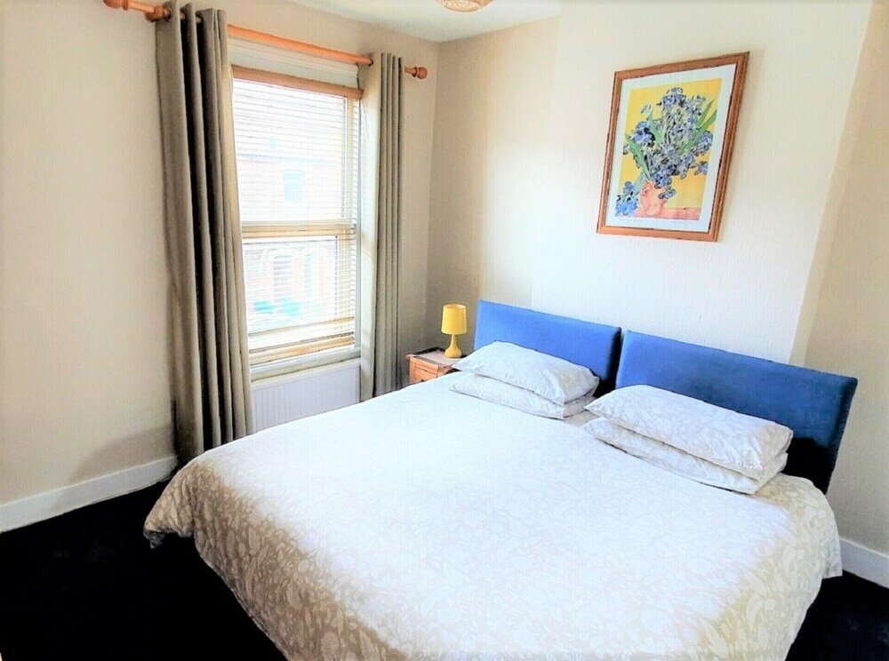 Фото 3-bed House With Superfast Wi-fi, Dw Lettings 15vr