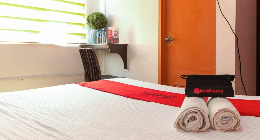 Фото RedDoorz near Robinsons North Tacloban