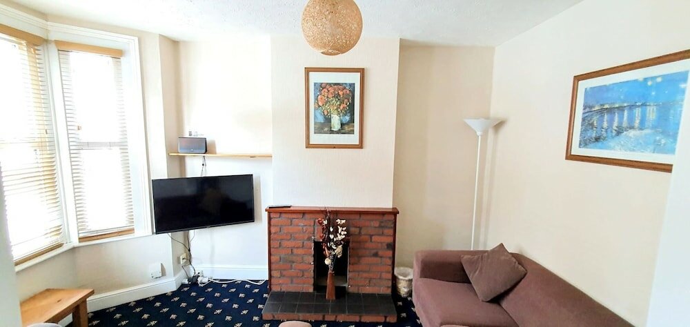 Фото 3-bed House With Superfast Wi-fi, Dw Lettings 15vr