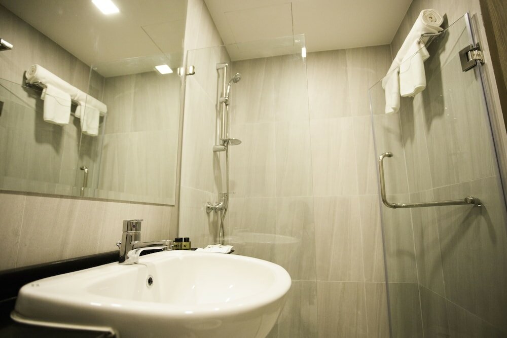 Фото B2 Amata Nakorn Premier Hotel