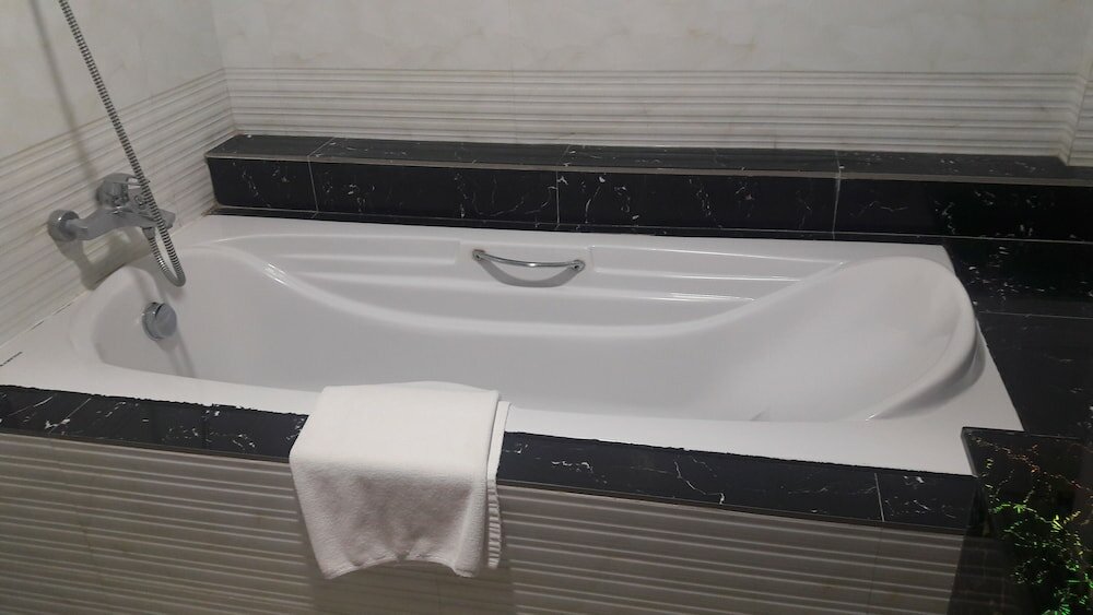 Фото Mingalar Thiri Hotel