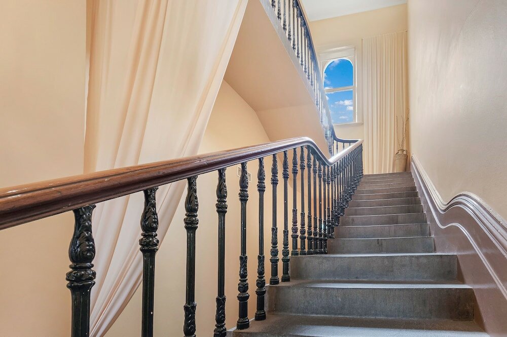 Фото Clocktower Suites