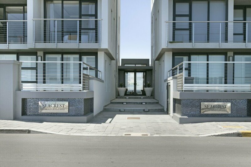 Гостиница SeaCrest B102 by HostAgents в Кейптауне