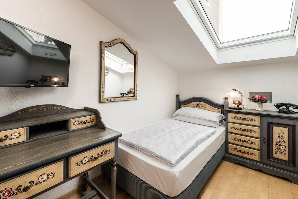 Фото Cavallino d'Oro