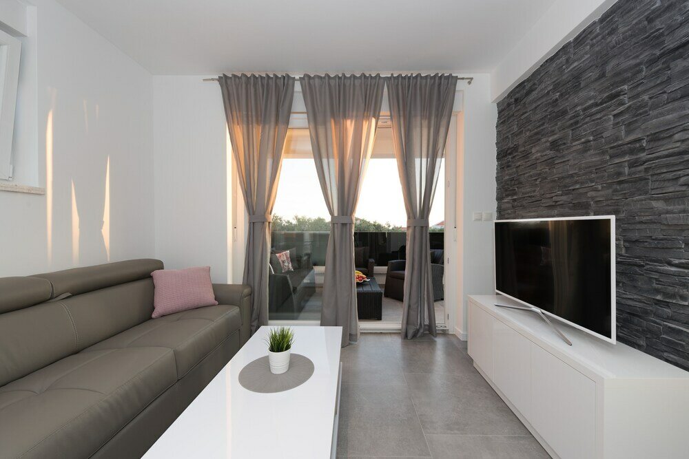 Фото Villa Magnifica Apartments with pool