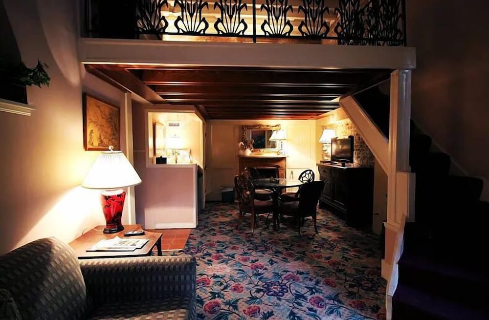 Фото The Olivier House Hotel