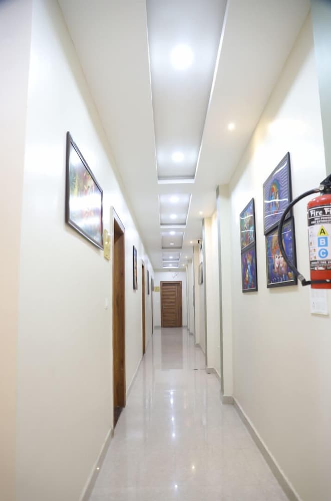 Фото Hotel Virasat Palace