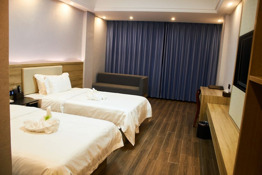 Фото G. C Royal Hotel