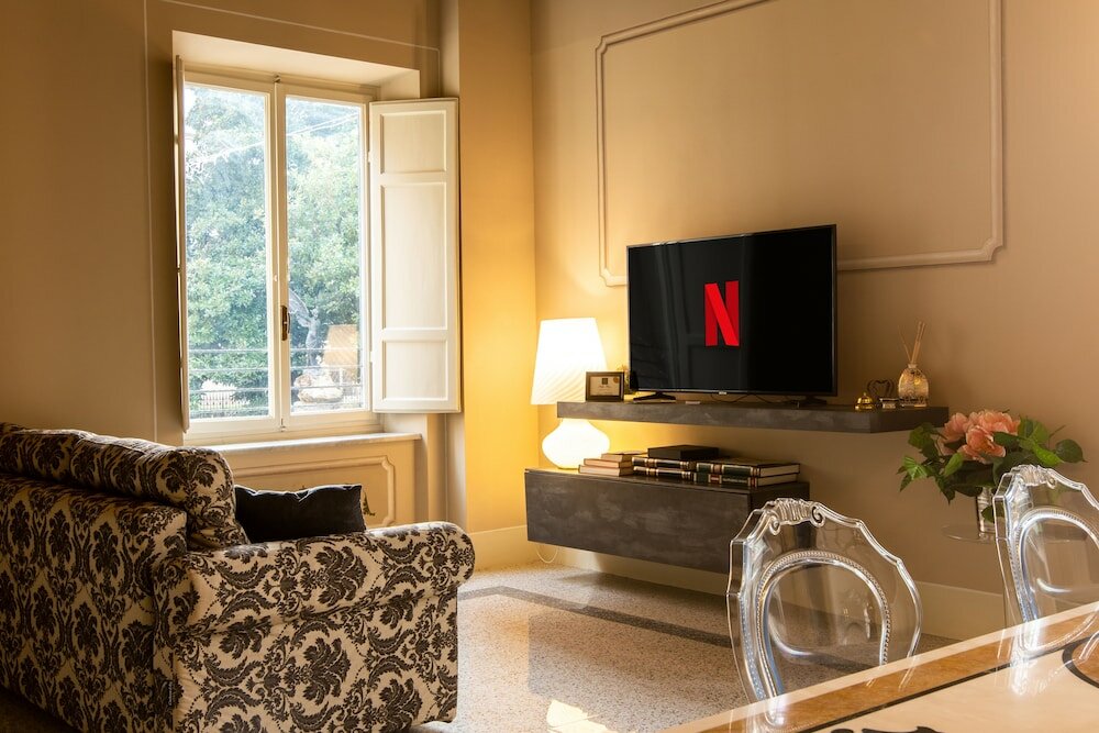 Фото Noble Floor - Luxury Apartments