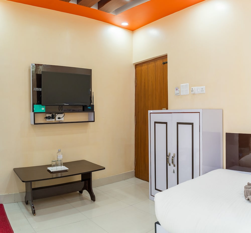 Фото Hotel Janmabhumi