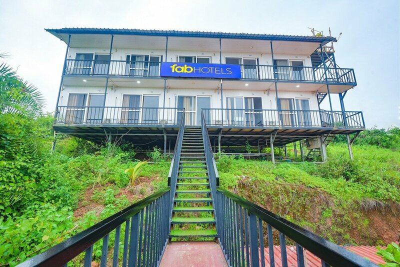 Гостиница FabExpress Vincy Place, Mandrem Beach