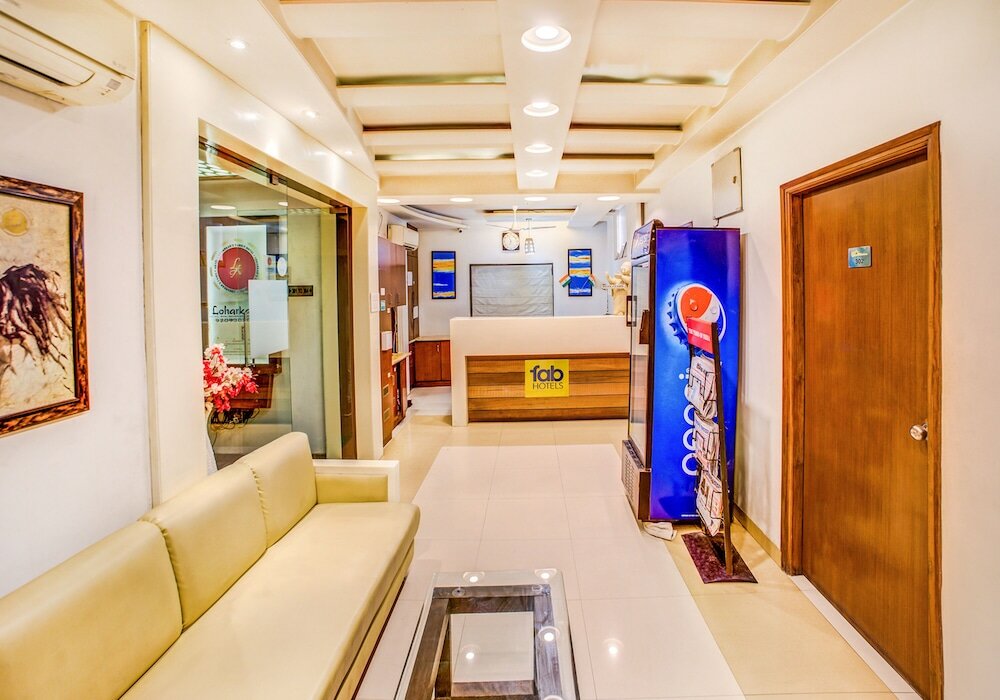 Фото Fabhotel Loharkar