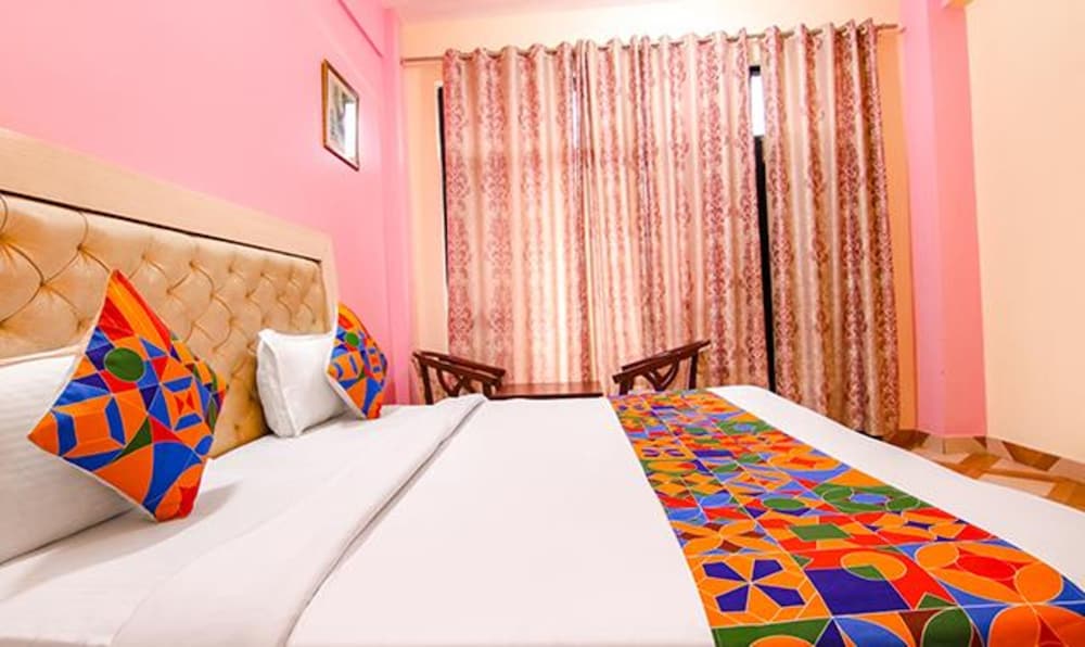 Фото Fabhotel The Castle