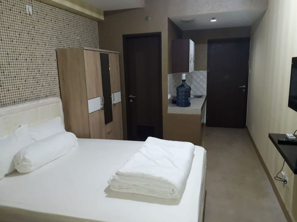 Фото Express O 91863 Mekarwangi M-square