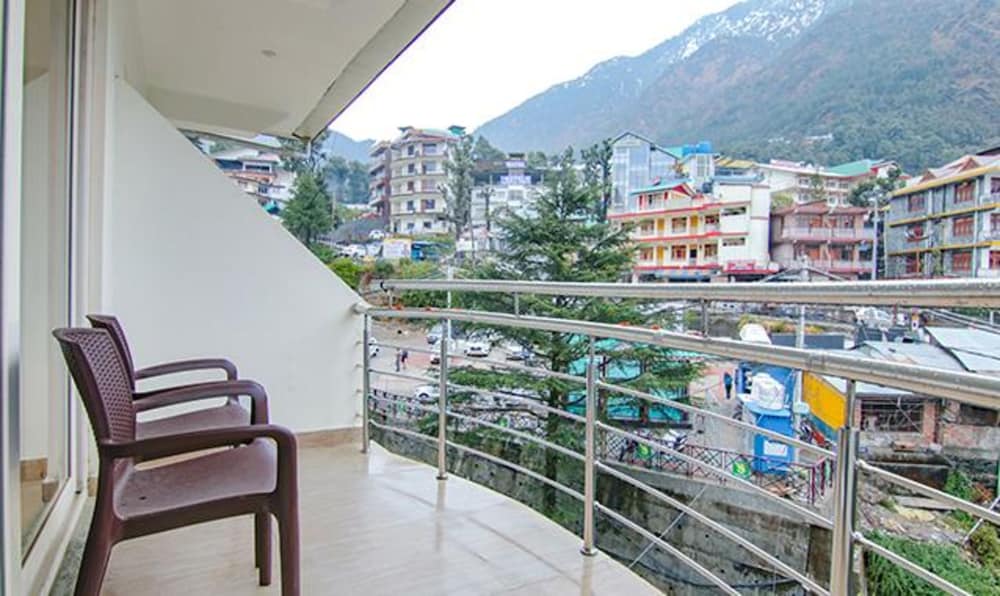 Фото Fabhotel The Castle