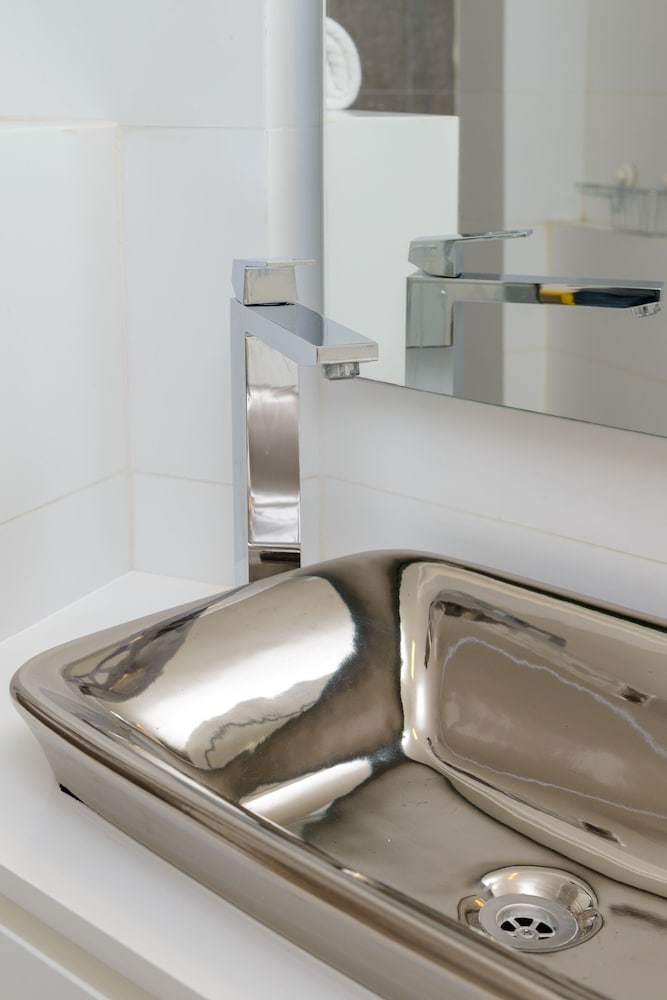 Фото Spacious Modern Apt 1 Step To Beach